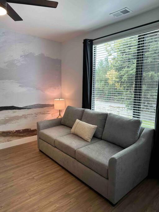 Spacious Th W/ Firepit, Mountain Views & Garage Hébergement de vacances DEN